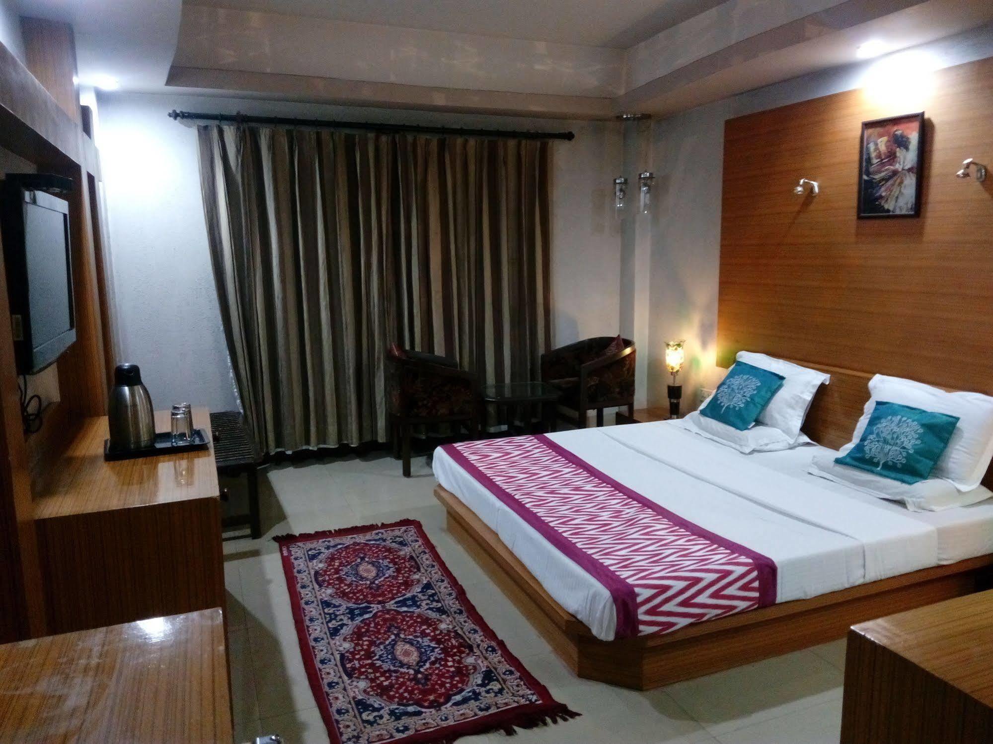 Hotel Snow Princess Manāli Kültér fotó